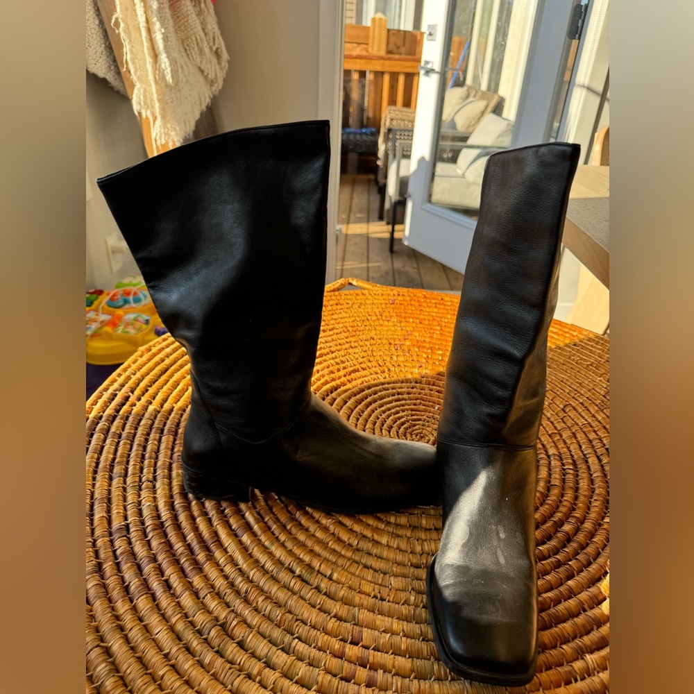 Naturalized high calf size 9 made in Brazil leather black boots…